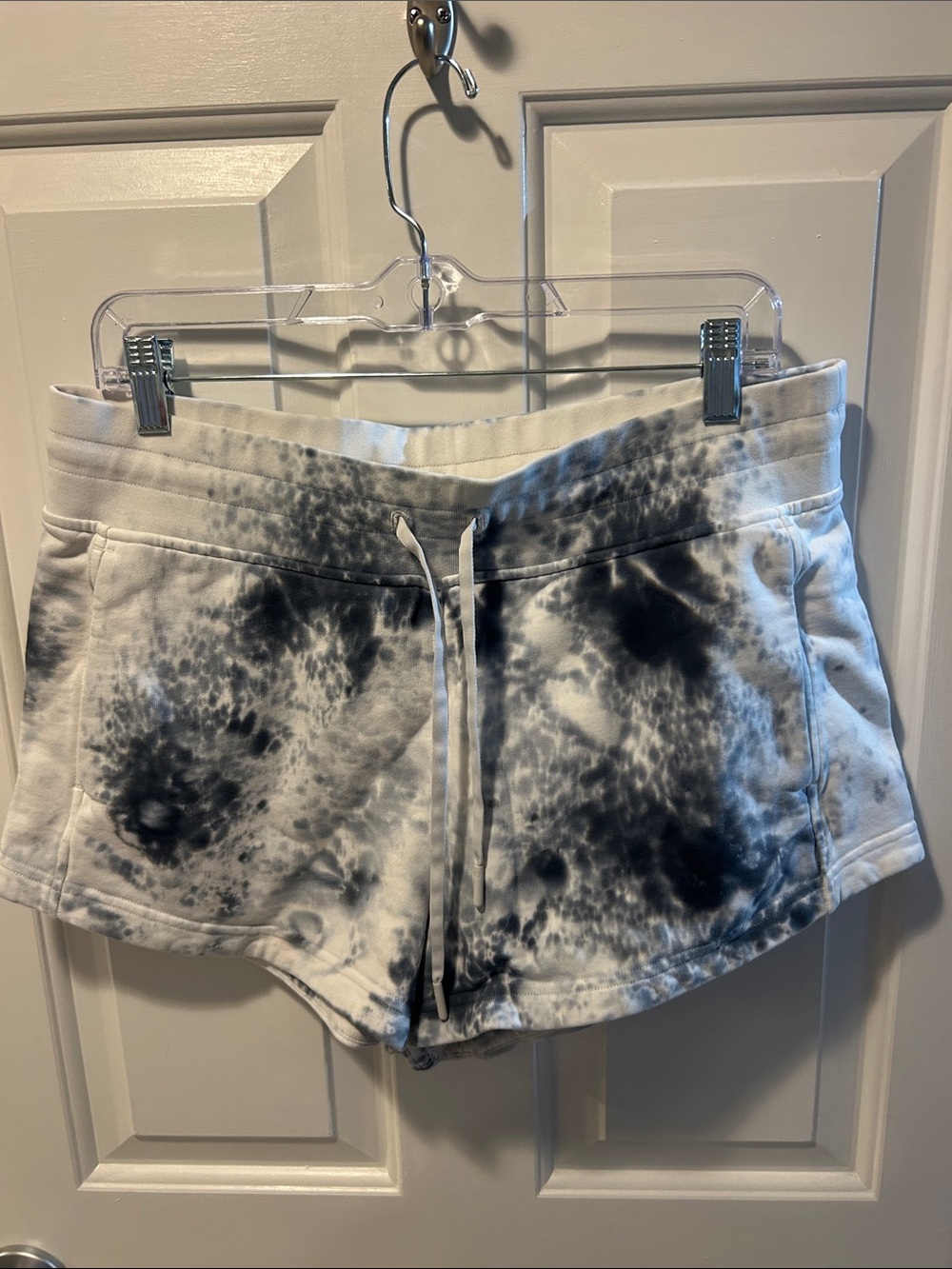 Lululemon Inner Glow tie dye short navy and white  10